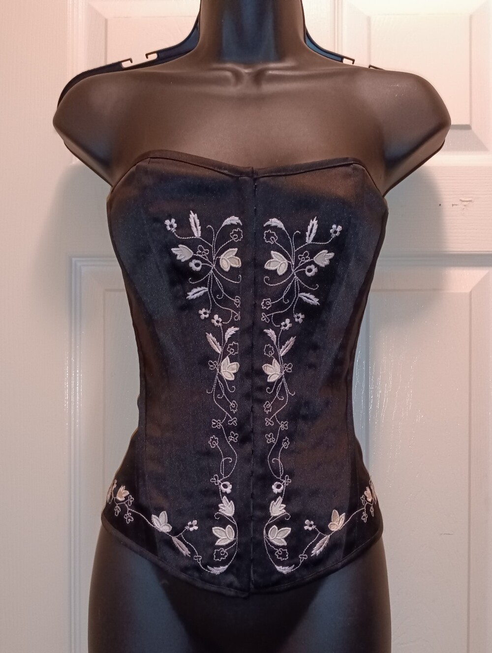 Charlotte Russe Black Strapless Embroidered Corset Top